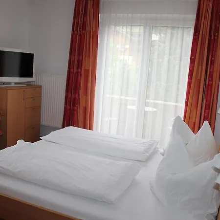 Haus Margit Guest house *